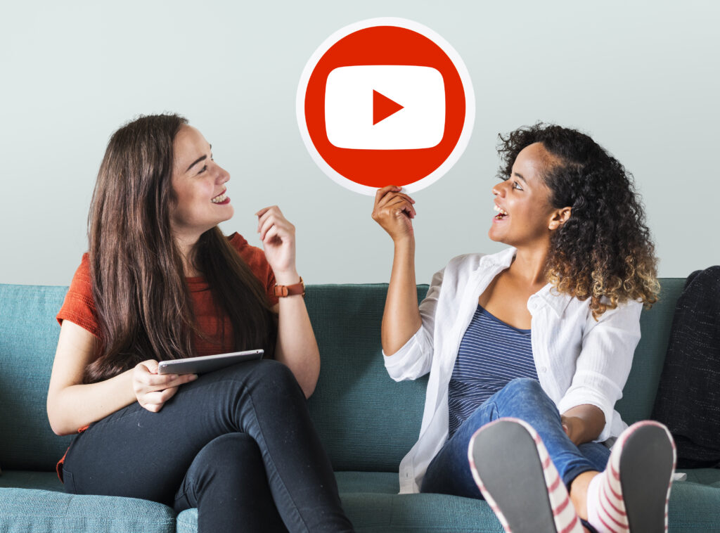 Blogging vs YouTube: Which is Better for Earning in 2025?